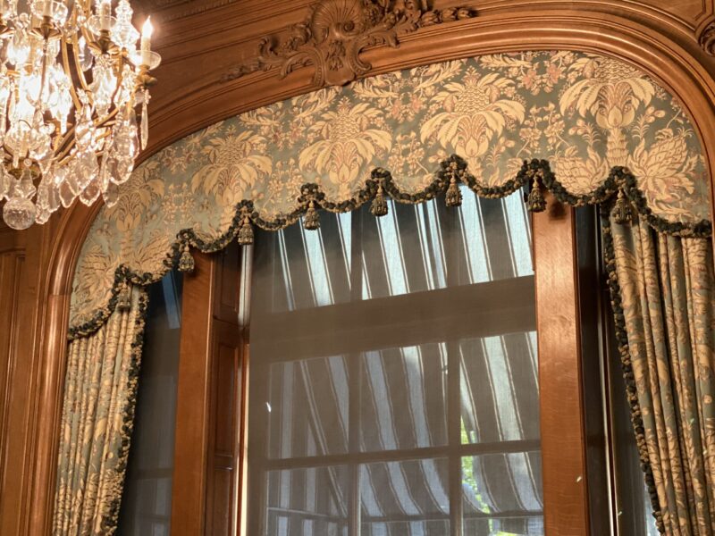 IMG_1070 0.6y Scalamandre “NATCHEZ” Silk Lampas, Ripe Peach and Cream, Salmon Pink & Off White Silver White 18th C MSRP00+/Y