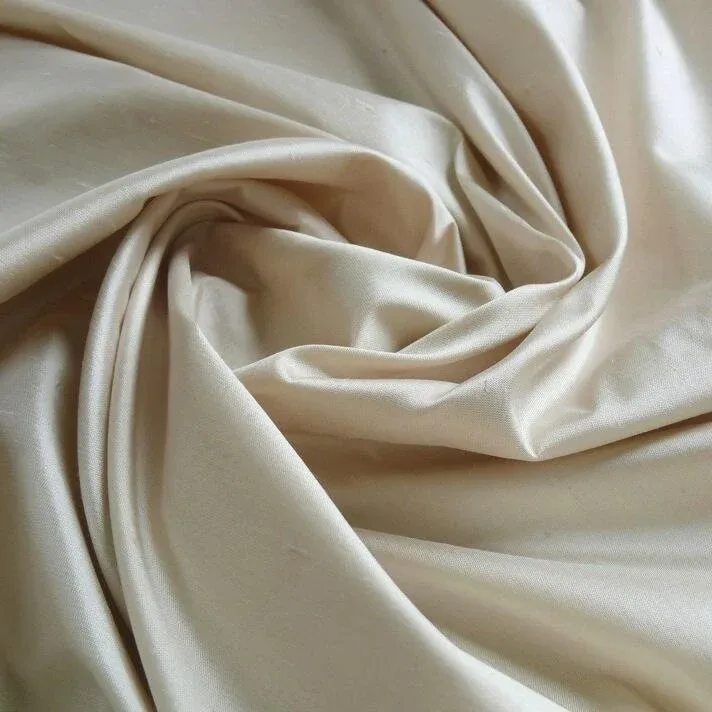 SCALAMANDRE ANTIQUE SILK TAFFETA, CREAM BTY SCALAMANDRE ANTIQUE SILK TAFFETA, CREAM BTY