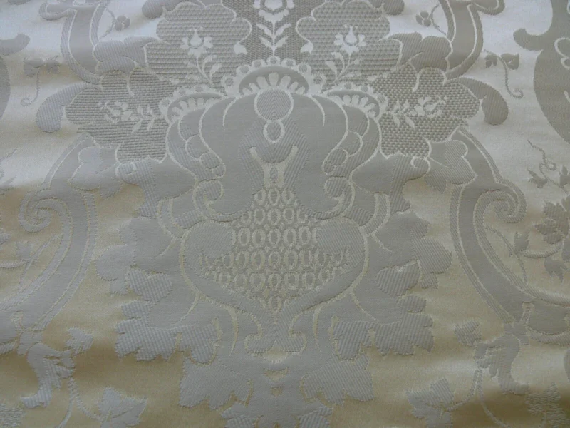 HiEND DESIGNER 100% SILK RENAISSANCE DAMASK "PEARL" WHITE HiEND DESIGNER 100% SILK RENAISSANCE DAMASK "PEARL" WHITE