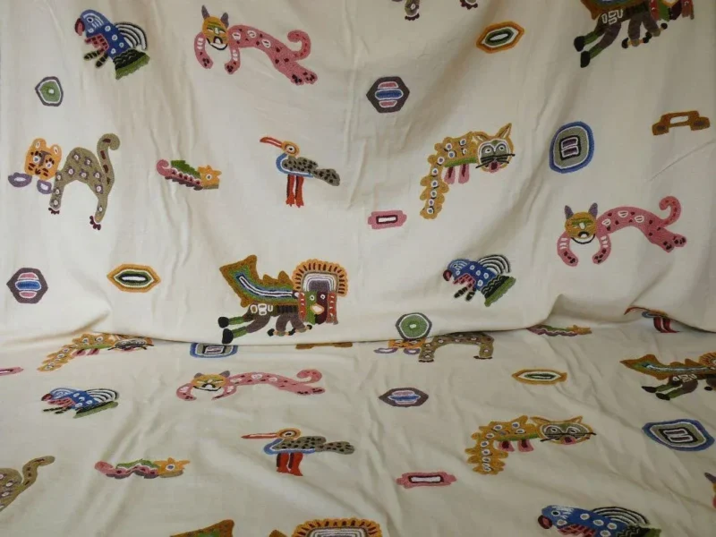 CLARENCE HOUSE ANIMAL CREWEL WOOL ON COTTON PRIMATIVO BTY CLARENCE HOUSE ANIMAL CREWEL WOOL ON COTTON PRIMATIVO BTY