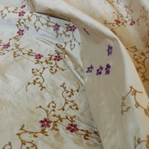 SCALAMANDRE OLD WORLD WEAVERS AMARESH EMBROIDERY SILK GOLD Clema SCALAMANDRE OLD WORLD WEAVERS AMARESH EMBROIDERY SILK GOLD Clema