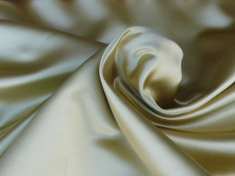 OLD WOLRD WEAVERS SILK SATIN GLAMOROUS WEIGHTY GOLDEN LEAF OLD WOLRD WEAVERS SILK SATIN GLAMOROUS WEIGHTY GOLDEN LEAF