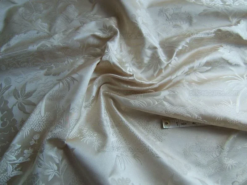 DSCF4919.jpg 100%silk Chinoisery Music Garden Toile "pearl" Pearly White Superb Quality