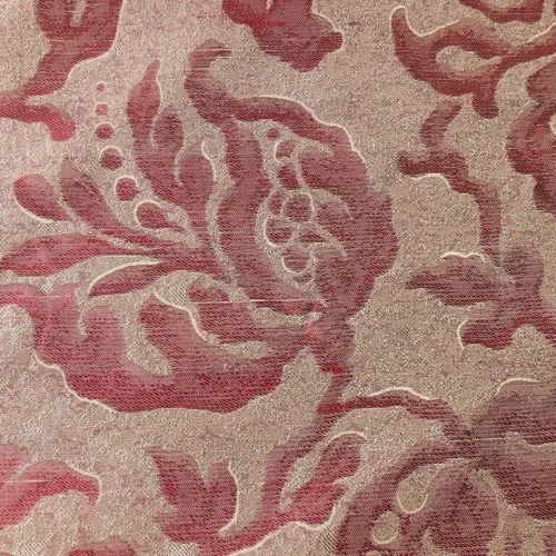 100% SILK JACQUARD PAPERCUT POM FLOWER "CURRANT" RED 100% SILK JACQUARD PAPERCUT POM FLOWER "CURRANT" RED