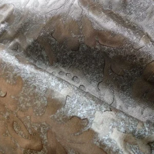 100% SILK JACQUARD PAPERCUT POM FLOWER "DECEMBER" SILVER 100% SILK JACQUARD PAPERCUT POM FLOWER "DECEMBER" SILVER