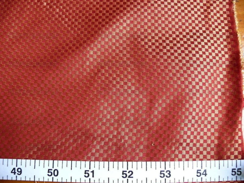 100% SILK DAMASK TEXTURE "MULBERRY" RED 100% SILK DAMASK TEXTURE "MULBERRY" RED