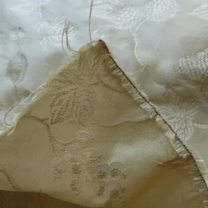 P1250002.jpg 100% Silk Damask Summer Berry on Vine Cream Nimbus Art Nouveau William Morris