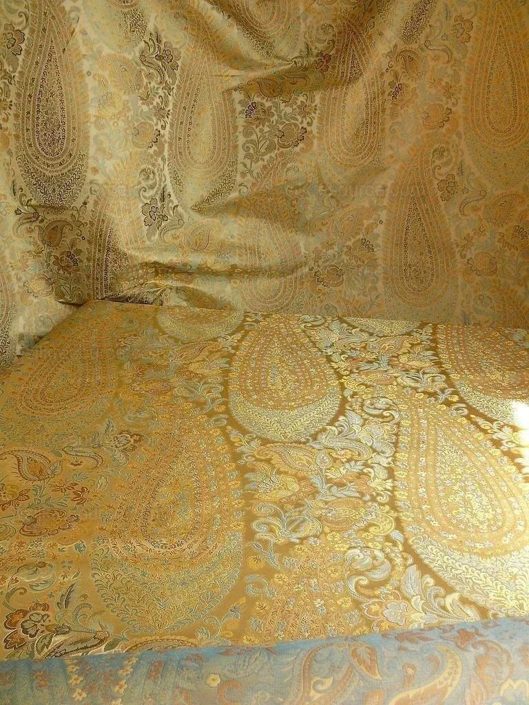 P1310012.jpg Bty Fab 100% Silk Lampas Cashmere Paisley "straw" Gold MSRP USD200+/yard
