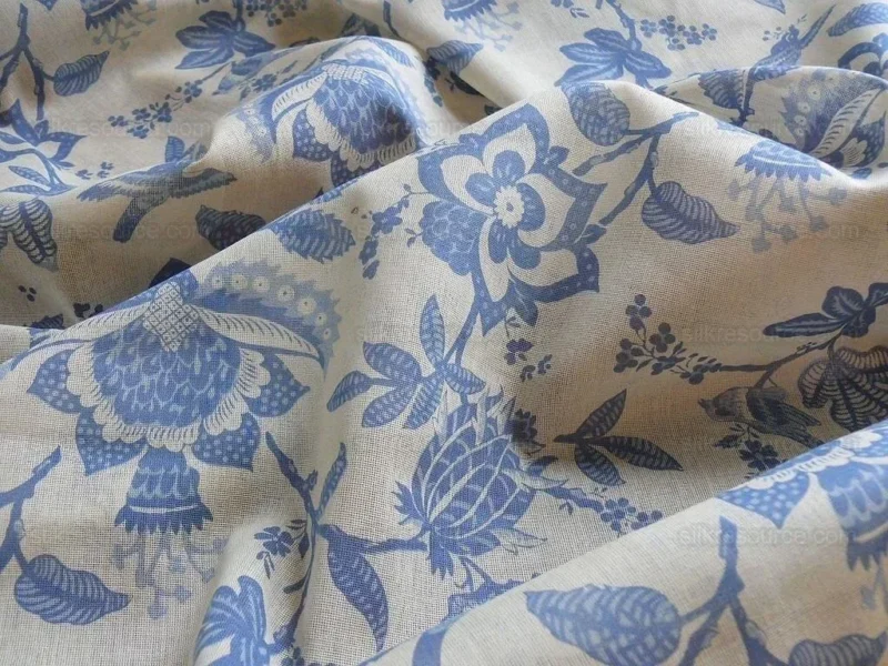P1350660.jpg 2+1.8y Lee Jofa Olivet Sheer Jacobean Flower Birds Blue & White 100% Cotton Sheer