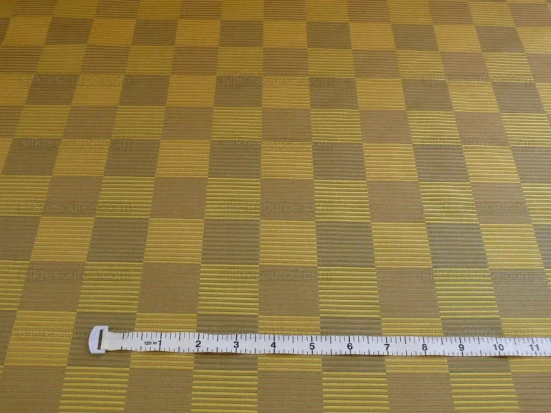 LEE JOFA STEREOPTICON CHECK "GOLD" GREIGE CHECK SILK+WOOL BTY MS LEE JOFA STEREOPTICON CHECK "GOLD" GREIGE CHECK SILK+WOOL BTY MS