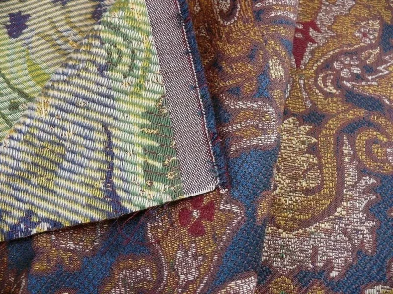 P1400561.jpg 0.86y Lee Jofa San Pietro "mineral" Blue Paisley Red Gold