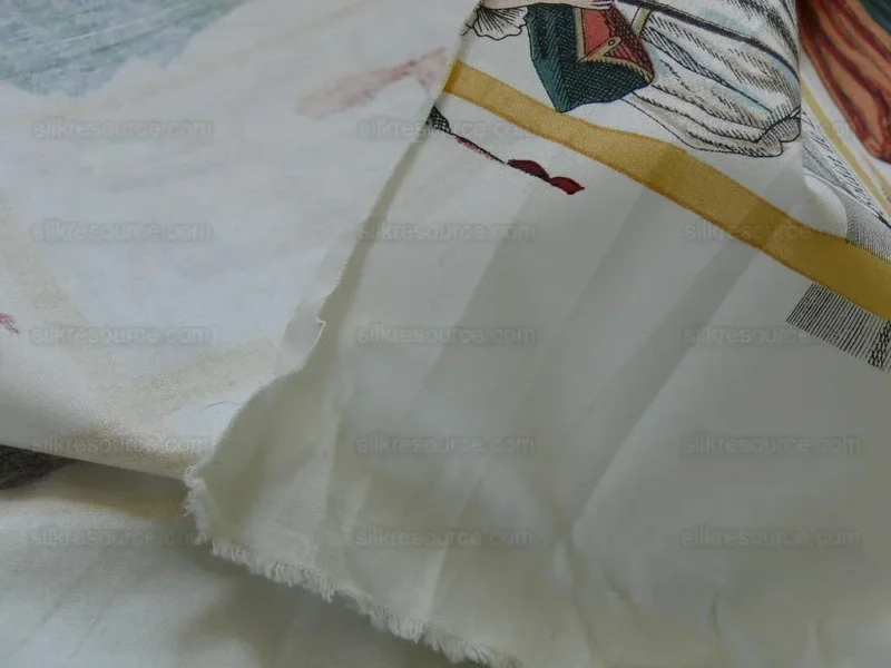 P1420437.jpg Brunschwig & Fils/gaston Y Daniela Carnaval Cotton Drama Figure