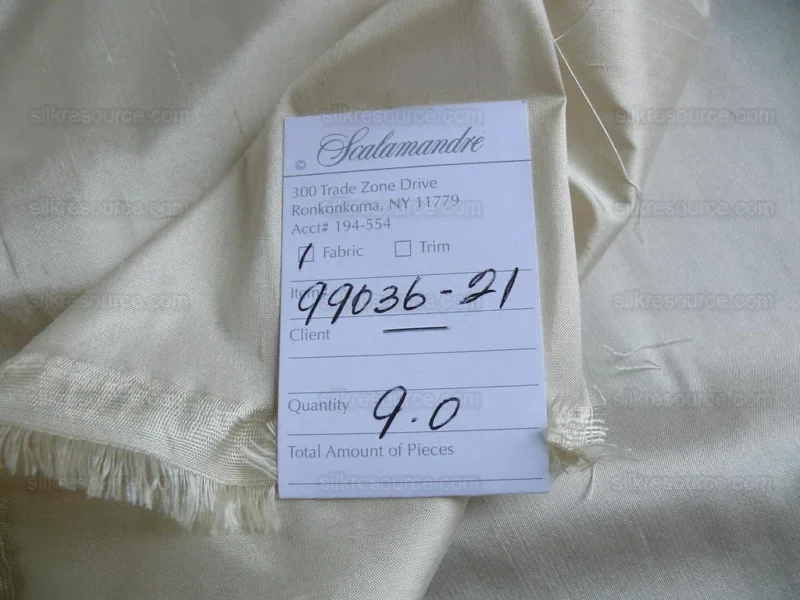 P1430194.jpg Scalamandre Antique Silk Taffeta, Cream Bty 99036-21