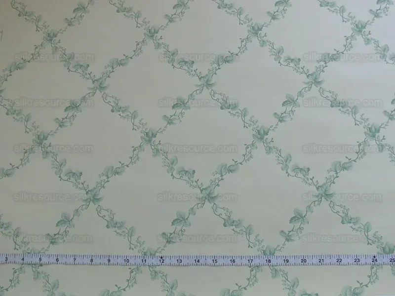 P1430615.jpg Lee Jofa Summer Trellis Green On Eggshell Wallpaper Triple Roll