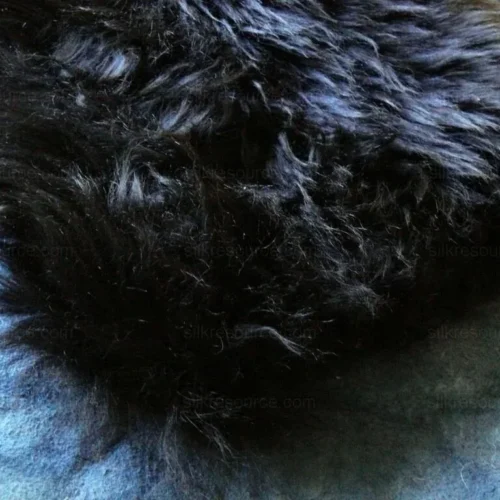 BORREGO GENUINE FUR BLACK  AREA RUG 6' x 4' MSRP00+ BORREGO GENUINE FUR BLACK  AREA RUG 6' x 4' MSRP$2000+