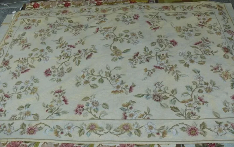 P1460057.jpg Stark Hand Made Needlepoint 6'x9' Flower Sprig Border On Lt Yellow