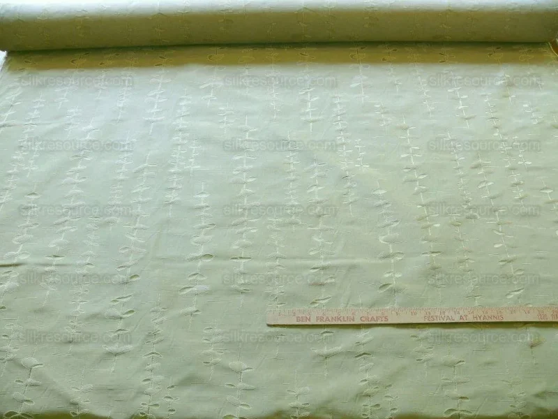 P1460339.jpg Beacon Hill "Sprouting" Vine Sprig Foliage Willow 100%silk Jacquard Pale Sage Spring Green MSRP USD 300/Y