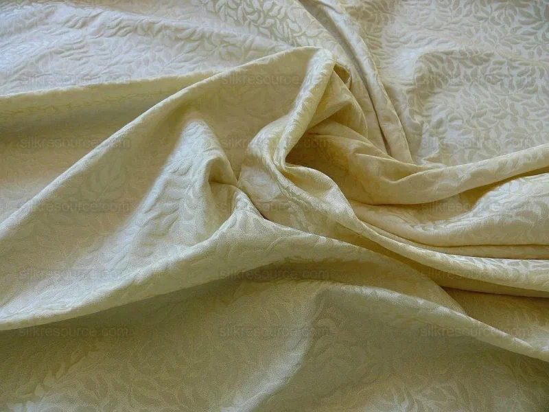 P1460388.jpg Scalamandre Blairsprig White Cream White Mini Foliage - 100% Silk