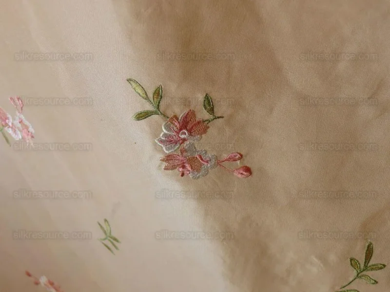 P1470454.jpg 0.25 Y Lee Jofa Fleurir Silk Sand Pale Gold With Pink Flower Embroidery MSRPUSD188/Y