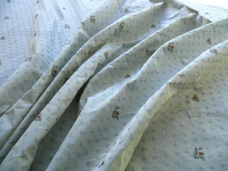 P1480307.jpg Lee Jofa Samantha Silk Petite Fluer Larkspur Blue Silk Taffeta M