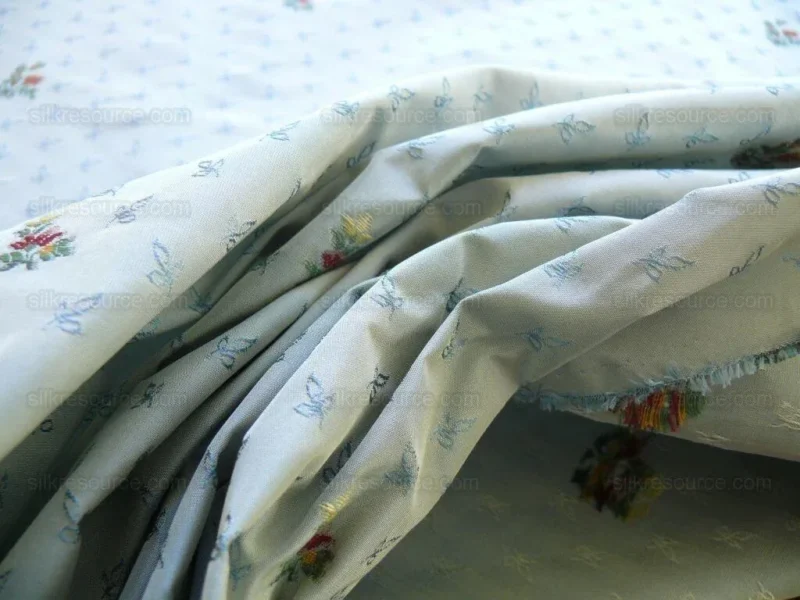 P1480311.jpg Lee Jofa Samantha Silk Petite Fluer Larkspur Blue Silk Taffeta M