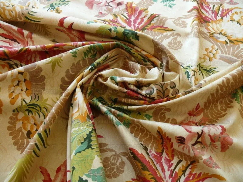 P1530470.jpg Scalamandre Duchessa Hand Printed Cotton Floral Print Coral and Plum on Putty