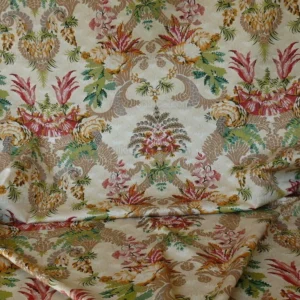 P1530472.jpg Scalamandre Duchessa Hand Printed Cotton Floral Print Coral and Plum on Putty