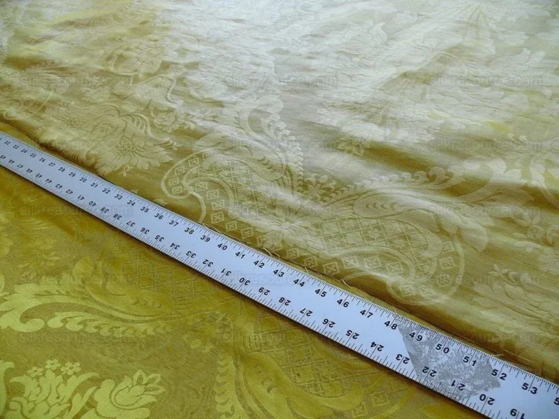 P1560991.jpg 1.2Y Scalamandre Silk & Linen Renaissance Damask Lotus Rose Gilded Gold Glamour! Minor Defect