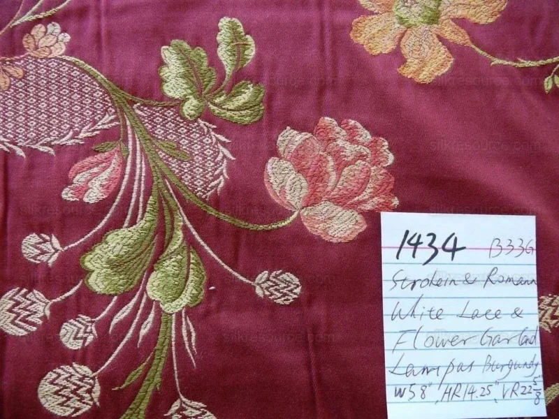 P1570255.jpg Stroheim & Romann Petit Jardin" Rouge Lace Flower Garland Burgun