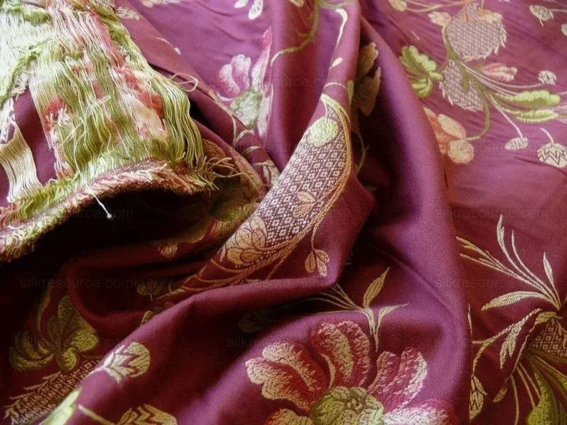 P1570258.jpg Stroheim & Romann Petit Jardin" Rouge Lace Flower Garland Burgun