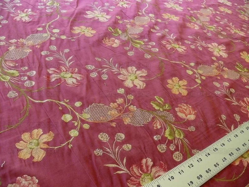 P1570261.jpg Stroheim & Romann Petit Jardin" Rouge Lace Flower Garland Burgun