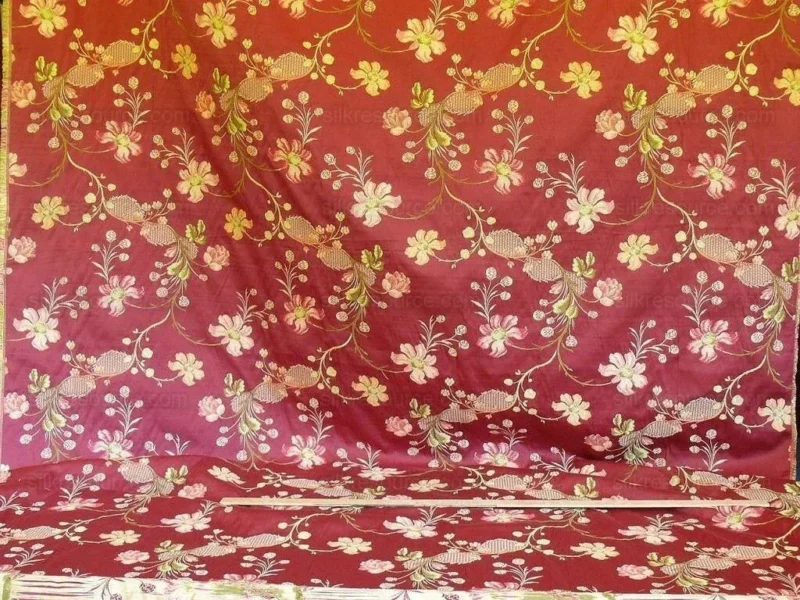 P1570264.jpg Stroheim & Romann Petit Jardin" Rouge Lace Flower Garland Burgun