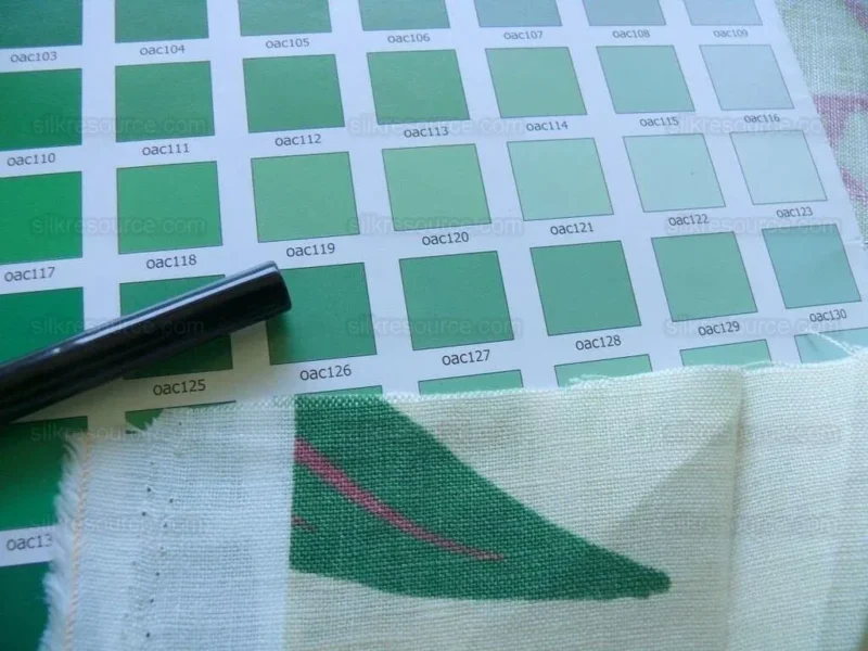 P1570623.jpg Clarence House Landis Linen Foliage Print Pink Green Tan Chartreuse Elm Maple Oak MSRP USD 190/y