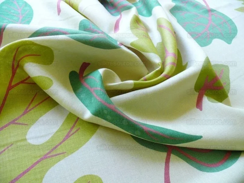 P1570626.jpg Clarence House Landis Linen Foliage Print Pink Green Tan Chartreuse Elm Maple Oak MSRP USD 190/y