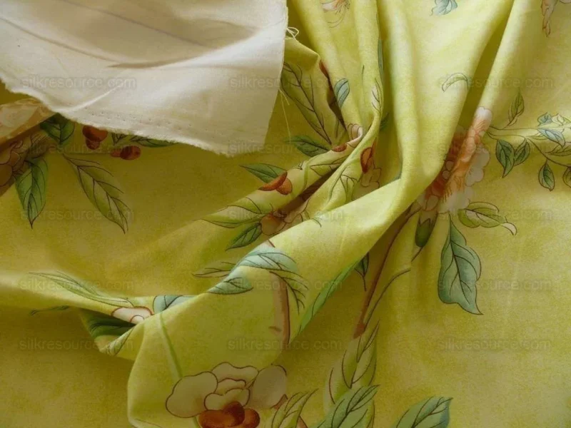 P1580133.jpg Brunschwig & Fils Kanchou Parrots Chinioserie Flower Print Green