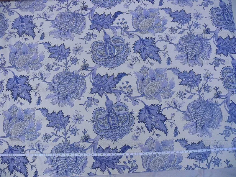 P1600176.jpg Scalamandre Gaston Y Daniela Paradise Horizon Blue Ispahan White Large Jacobean Persian Tulip Print  From Spain