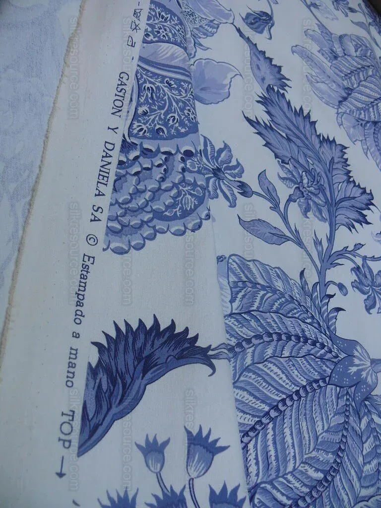 P1600177.jpg Scalamandre Gaston Y Daniela Paradise Horizon Blue Ispahan White Large Jacobean Persian Tulip Print  From Spain