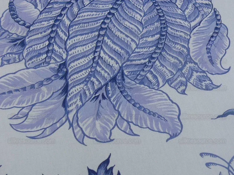 P1600181.jpg Scalamandre Gaston Y Daniela Paradise Horizon Blue Ispahan White Large Jacobean Persian Tulip Print  From Spain