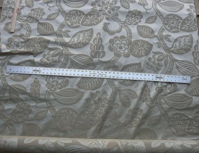 P1600700.jpg Old World Weavers 100% Silk Damask Carlsten Taupe MSRP USD 278/Y