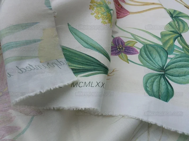 P1600910.jpg 5.25y Scalamandre Les Fleurs Gardens Gw-cream Botanical Print Cream white Lily Iris Couscous Bulb Lilium Leslie Merritt MSRP USD 404/y