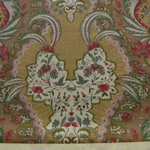 P1610297.jpg Bty Scalamandre Old World Weavers Fonthill France Persan Arabic Hand Print Pink Red Green "sand" Gold MSRP USD 296/Y