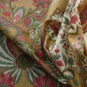 P1610298.jpg Bty Scalamandre Old World Weavers Fonthill France Persan Arabic Hand Print Pink Red Green "sand" Gold MSRP USD 296/Y