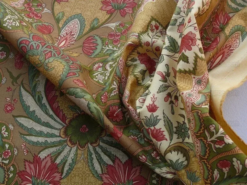 P1610298.jpg Bty Scalamandre Old World Weavers Fonthill France Persan Arabic Hand Print Pink Red Green "sand" Gold MSRP USD 296/Y