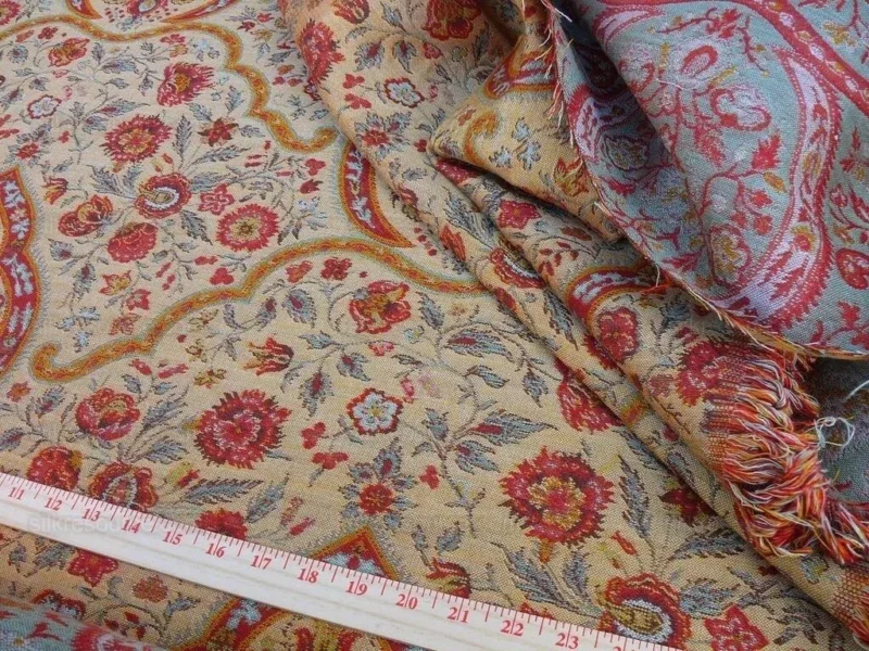 P1610516.jpg 12.25y Scalamandre Calantha Gold/red Blue Flower Wool MSRP USD 296/Y