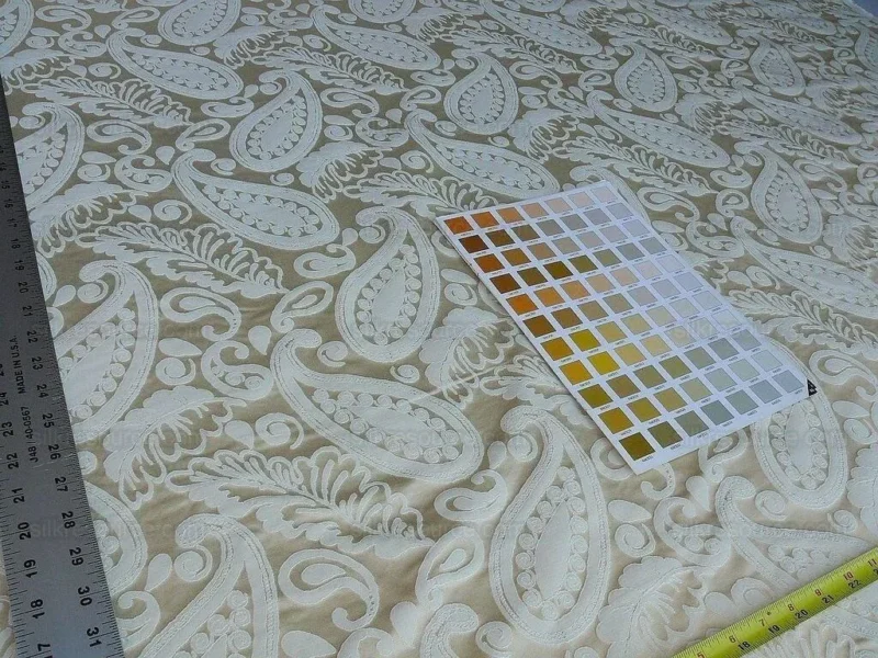 P1610737.jpg Scalamandre Angelique Paisley Silk Damask ivory Cream MSRP USD298/y