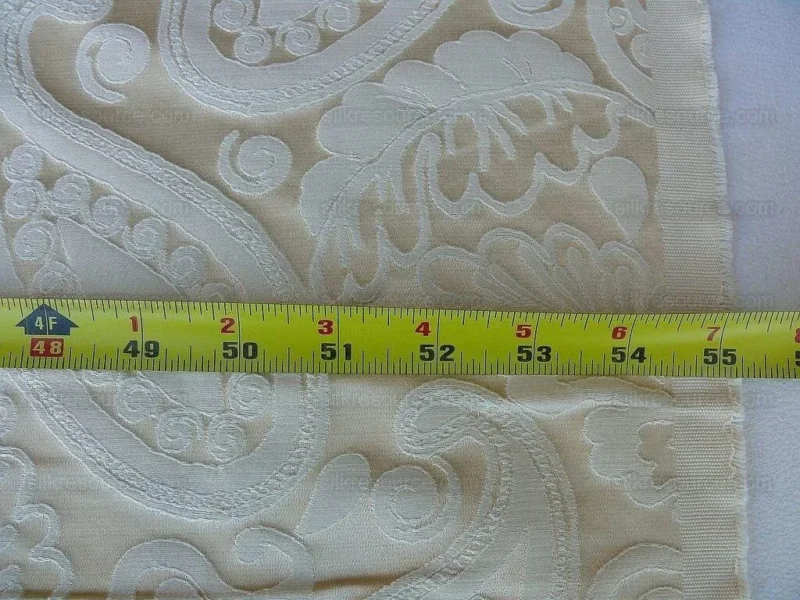 P1610738.jpg Scalamandre Angelique Paisley Silk Damask ivory Cream MSRP USD298/y