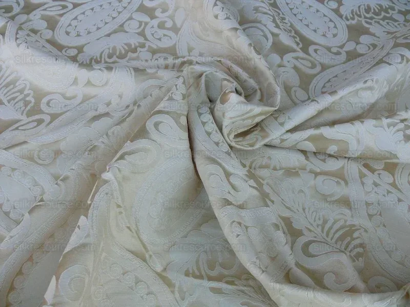 P1610740.jpg Scalamandre Angelique Paisley Silk Damask ivory Cream MSRP USD298/y