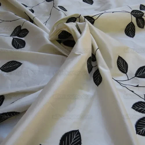 0.25Y SCALAMANDRE HAYWORTH SILK CREWEL BK/WHT EMBROIDERY RP4 0.25Y SCALAMANDRE HAYWORTH SILK CREWEL BK/WHT EMBROIDERY RP$104