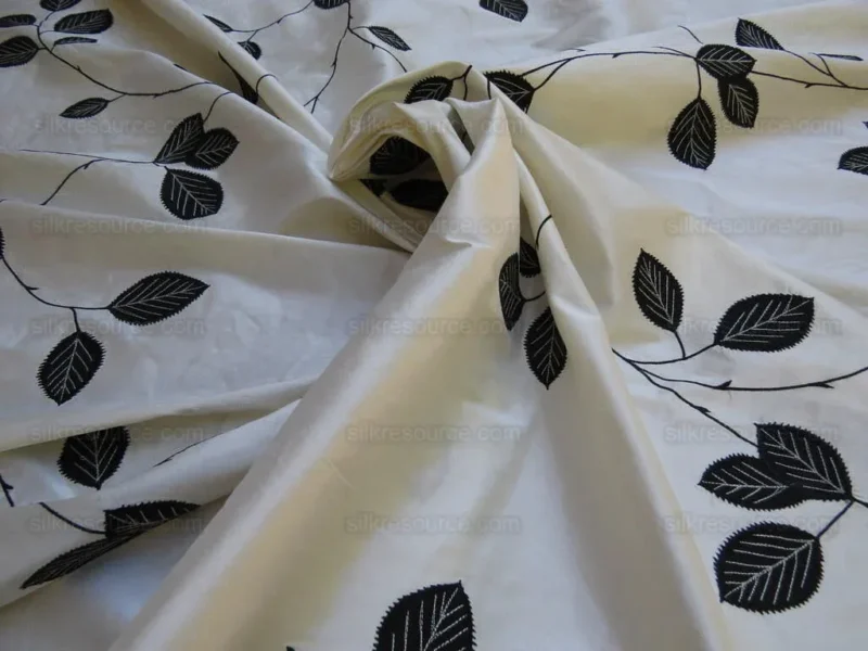 0.25Y SCALAMANDRE HAYWORTH SILK CREWEL BK/WHT EMBROIDERY RP4 0.25Y SCALAMANDRE HAYWORTH SILK CREWEL BK/WHT EMBROIDERY RP$104