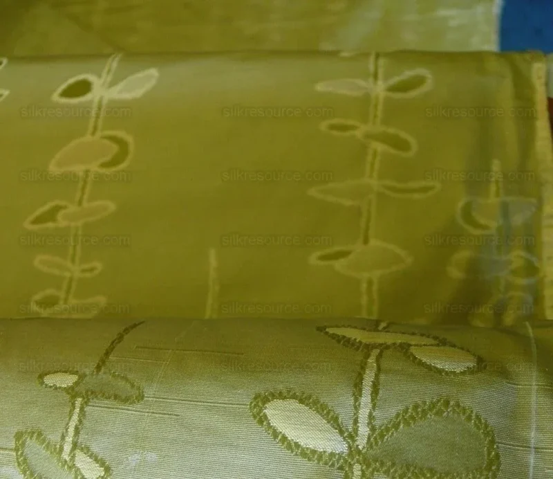 P1460352.jpg Beacon Hill "Sprouting" Vine Sprig Foliage Willow 100%silk Jacquard Pale Sage Spring Green MSRP USD 300/Y